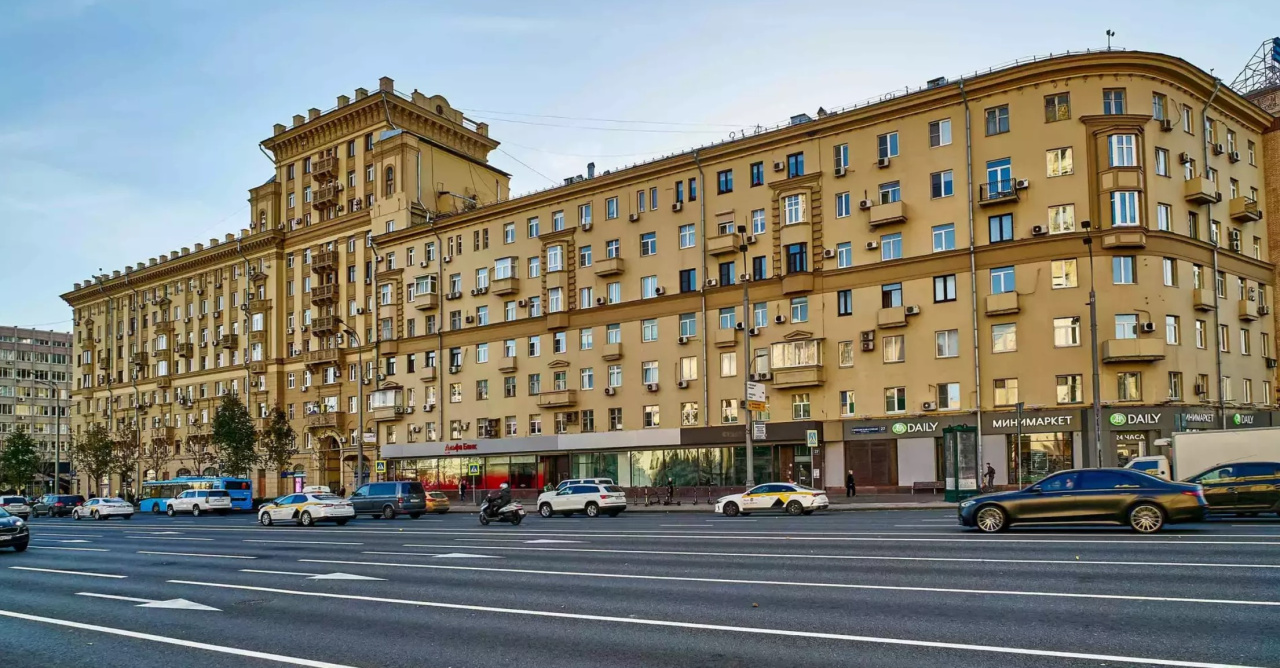 фасад дома, здание по адресу г Москва, Смоленская-Сенная пл, д 27 стр 1